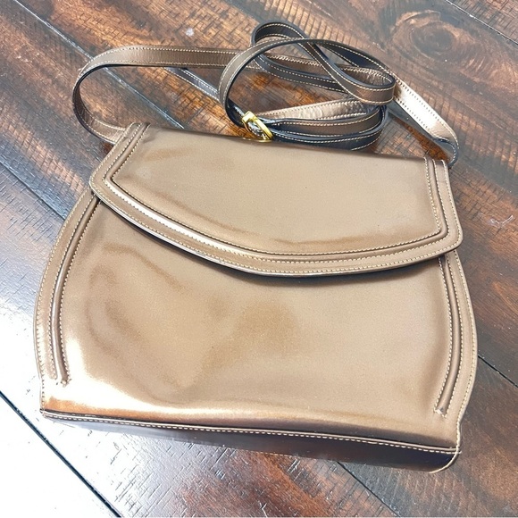 Salvatore Ferragamo Handbags - Salvatore Ferragamo Elegant Brown Leather Shoulder Bag